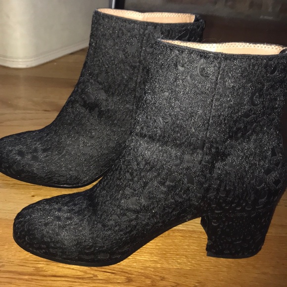Bettye black boots. - Picture 4 of 4